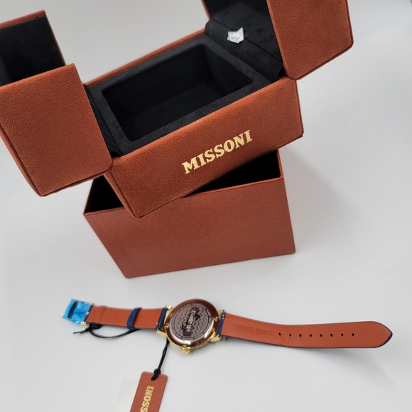 Watch - Picture 2 of 5